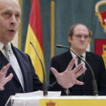 El Gobierno obliga a 60&nbsp;000 opositores a estudiar cómo funciona el magnetofón