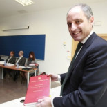 Carta de un investigador a Francisco Camps, Doctor Cum Laude