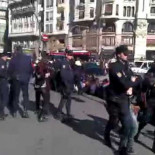 Nuevo vídeo de la detención de un alumno del Instituto Lluís Vives de Valencia 15/02/2012