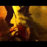 La policía lanza a dos chicas contra un coche en Valencia