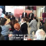 Acción "anticapitalista" en una sucursal de La Caixa