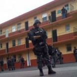 El FBI y la policía de Miami asaltan un apartamento de simpatizantes del movimiento 'Occupy' [ENG]