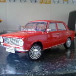 Seat 124 - Diorama. Abandonado y oxidado en el campo. (modelismo)