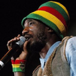 El rapero Sizzla se queda sin conciertos en España tras un alud de criticas por homofobia