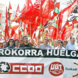 Arrojan un cubo de lejía desde un balcón sobre la manifestación de Jaén contra la reforma laboral