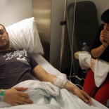 Un hombre pierde la visión de un ojo y otro está en riesgo de hacerlo por la violencia de los mossos el 29M