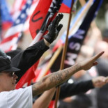 Tensión racial en USA: Panteras Negras y neonazis patrullan armados en las calles de Florida “preparados para la guerra"