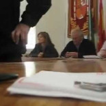 El alcalde de Pelayos expulsa a un concejal del PSM-PSOE por ejercer derechos constitucionales