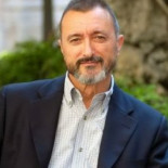 Pérez Reverte: "El dinero del rescate, ¿se lo van a inyectar a los mismos golfos?"