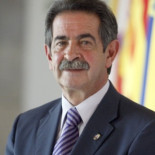 Revilla: “Si Dívar dice que le hemos invitado a Cantabria, miente”