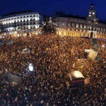 Miles de personas protestan tras la aprobación de los recortes de Rajoy