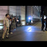 Exige al policía que le ha golpeado que se identifique y le vuelven a pegar