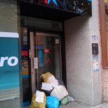 Bolsas de basura en las sucursales: la última protesta contra los bancos
