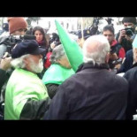 Rajoy 'huye' por la puerta de atrás del Ritz para evitar a los ‘Afectados por la Hipoteca'