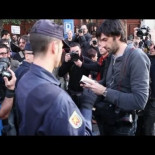 Policía identifica y amenaza con multa a la prensa que cubre el escrache a Jesus Posada