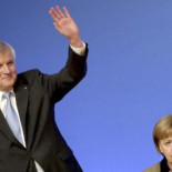 Un hijo de 13 años de asistente o una esposa empleada a 5.500 euros al mes: así son los enchufes de los socios de Merkel