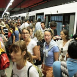 Renfe, Metro y EMT ‘regalaron’ a la Iglesia el transporte durante la JMJ