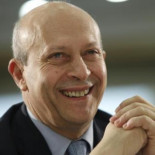 Universitarios niegan el saludo a Wert para protestar contra las reformas