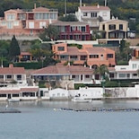 Mercedes Milà, Lorenzo Milà, Ana Belén y Víctor Manuel se niegan a dejar las edificaciones ilegales que disfrutan en...