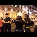 Bomberos se niegan a retirar pancarta contra las olimpiadas y son identificados