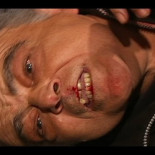 Vídeo: Militantes del PP agreden a un anciano de la PAH por mostrar una pancarta