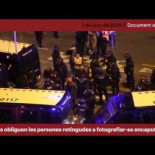 Mossos obligan a las personas retenidas a fotografiarse encapuchados