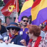 Los ciudadanos podrán mostrar banderas tricolores durante el recorrido real