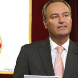 Alberto Fabra sobre la diputada del PP que dejó sorda a otra mujer: "Una galleta no es motivo para no ir en las listas"