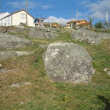 La Xunta reduce la zona de protección de unos petroglifos para que un ex-alcalde pueda hacer un chalet