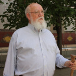 “La religión no es el motor de la moral sino el freno que ha ralentizado su desarrollo”