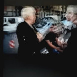 Brutal respuesta de una vecina delante del intento de criminalización