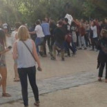 Un grupo de ultraderecha irrumpe en un acto de Podemos en Madrid para boicotearlo