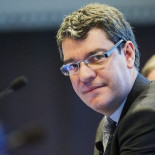 El doctorado inexistente del ministro Álvaro Nadal