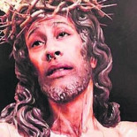 A jucio por insertar su cara en la foto de un Cristo