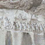 La gigantesca inscripción trilingüe de Behistún y el desciframiento de la escritura cuneiforme