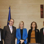 La misma universidad que regaló un máster a Cifuentes contrató como profesora a su hermana de manera ilegal