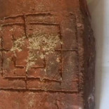 Hallan un juego de mesa medieval en la cámara secreta de un castillo de Rusia