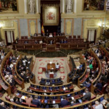 Los diputados se suben el sueldo 1.000 euros
