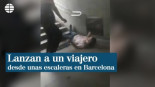 Investigan a dos vigilantes del metro por lanzar a un usuario de espaldas por las escaleras