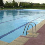 A puñetazo limpio contra un socorrista del Helmántico tras pedir a unos niños que se comportaran