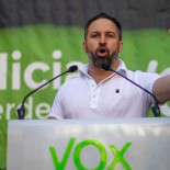 La manifestación anti-mascarilla fue promocionada por medios de bulos afines a VOX