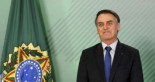 Bolsonaro levanta a un enano pensando que era un niño (POR)