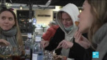 Turistas franceses se escapan a Madrid: 'Es liberador estar en un restaurante' [ENG]