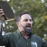 Abascal denuncia amenazas al recibir un libro por correo