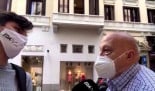 Reportero de Javier Negre ridiculizado por un señor que destroza su reportaje antipodemos