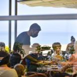 ¿Por qué nadie quiere ser camarero este verano? Ni horarios, ni horas extras, ni estabilidad. “Se trabaja en plan salvaje”