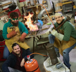 Somos Ferrallas y Movidas, makers y cómicos. Pregúntanos