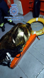 Dos detenidos por realizar tocamientos y robar a una chica mientras orinaba en un solar de Alicante