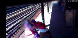 Lanzan a una mujer a las vías del metro en Nueva York