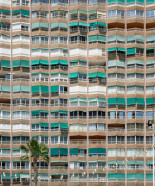 El espíritu de la colmena: una serie de fotografías retrata la construcción brutal de Benidorm [ENG]